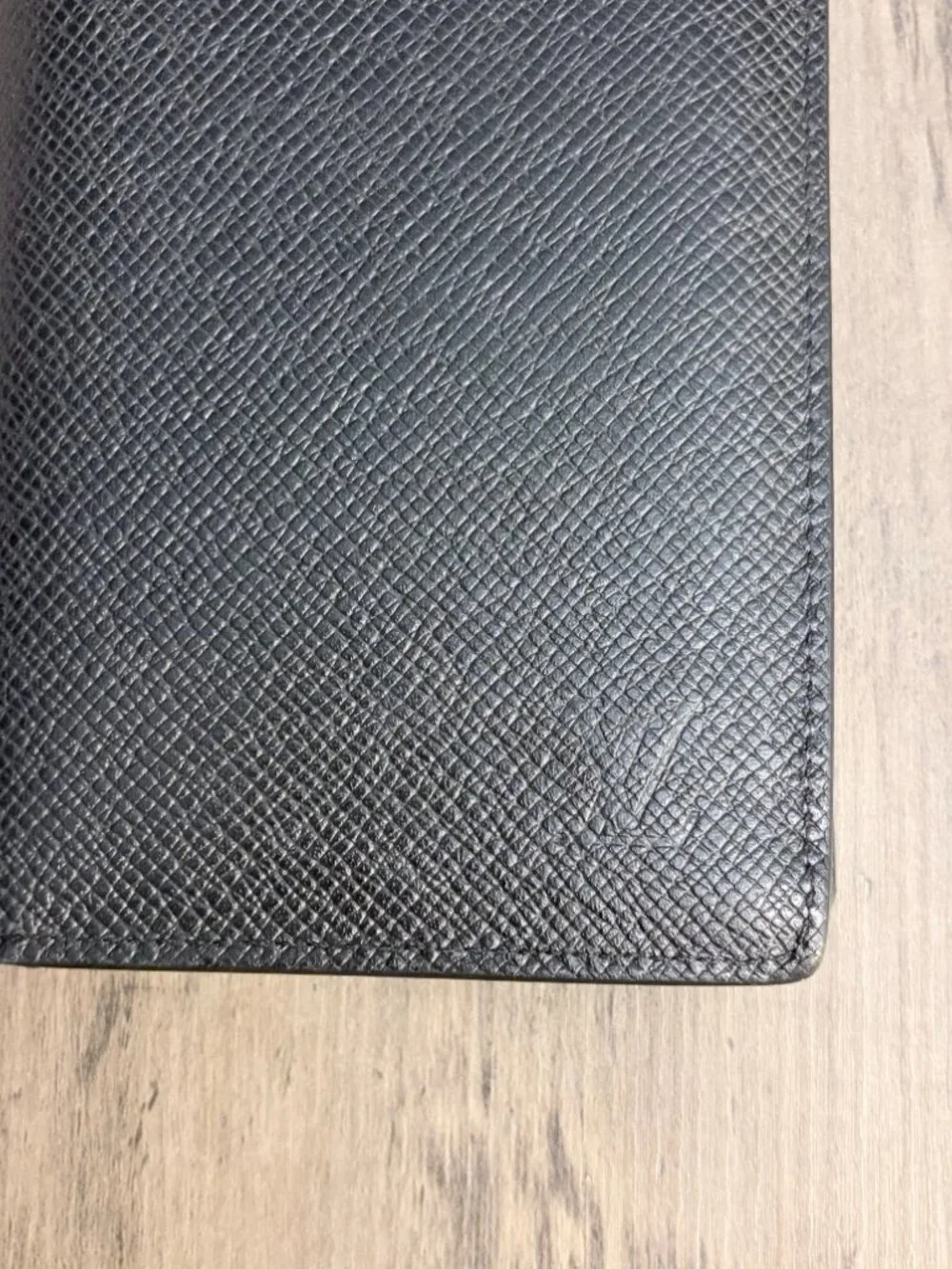 Excellent Louis Vuitton Brazza Men's Black Long Bifold Wallet Folding Logo Taiga